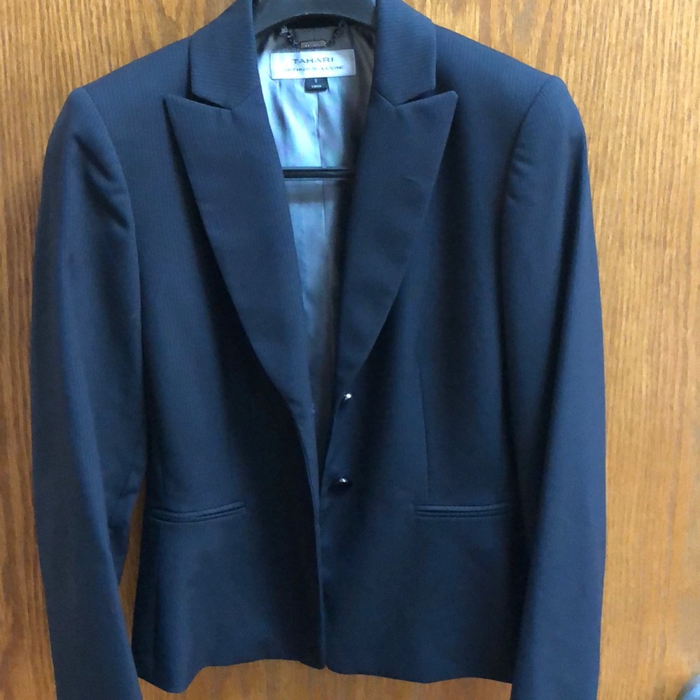 ⭐️NWT⭐️Tahari Womens Blazer